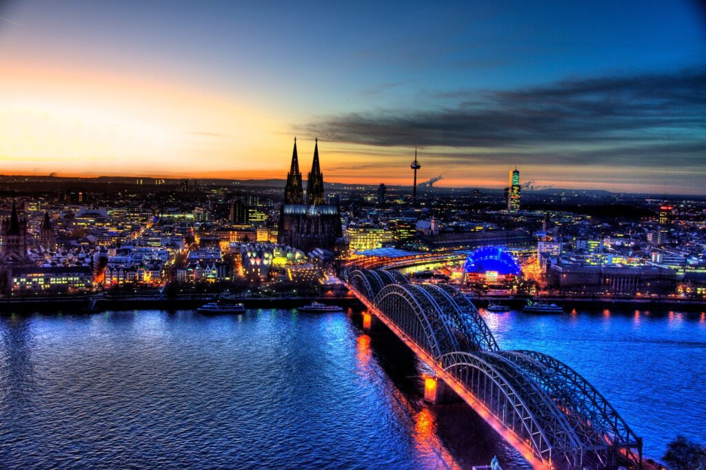 hohenzollern-bridge-2204898_1920